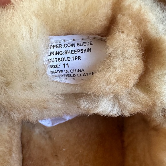 New Men’s “Raindance Naked” Sheepskin Line Chestnut Moccasin - Picture 2 of 9